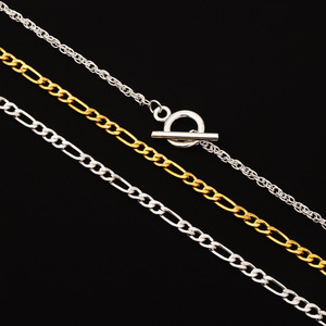 Collier ras du cou superposé court pour femme en alliage de zinc plaqué or, idéal pour les soirées 2024 - Product Image 3