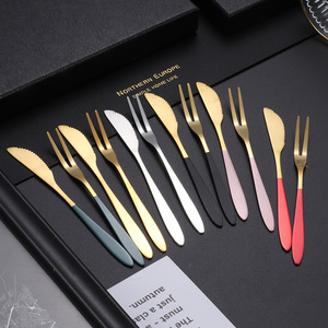 Juego de tenedores de acero inoxidable para frutas, postres y pasteles, tenedor de dos dientes, cuchillo y tenedor para pastel de luna, set de regalo viral de celebridades de internet - Product Image 3