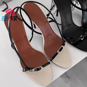 Sandalias de cuña elegantes, impermeables, antideslizantes y ligeras con punta abierta para mujer, modelo 2025, con tiras de bloques de color, ideales para la playa. - Product Image 2