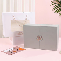 Scatola Regalo Riutilizzabile Personalizzata per Sciarpa in Seta, Confezione di Lusso in Cartone Grigio con Coperchio Magnetico