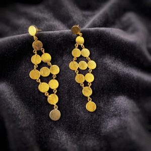 Boucles d'oreilles pendantes contemporaines SOUMYA CREATIONS plaquées or, géométriques, minimalistes, style bohème chic, bijoux de fête pour femmes, ethniques, tribaux - Product Image 1