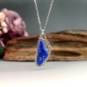 Collana con Ciondolo a Forma di Ramo d'Albero Triangolare per Donne, Design Ispirato alla Natura, Collana per Uso Quotidiano - Product Image 6