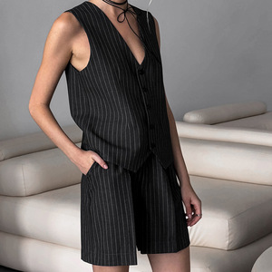 Damen Sommer <span class=keywords><strong>Casual</strong></span> Locker Gestreiftes V-Ausschnitt Ärmelloses Knopfleisten-Top und Shorts Zweiteiliges Set - Product Image 4