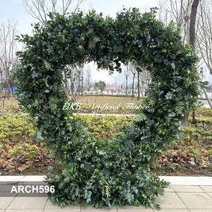 Arreglo Floral en Forma de Corazón con Flores Artificiales de Seda DKB y Follaje Verde para Decoración de Fondo en Bodas, Navidad y Año Nuevo Chino - Product Image 2