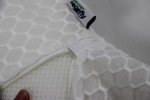 وسادة سرير ثلاثية الأبعاد من الفوم الذاكر قابلة للغسل ومصنوعة من ألياف ناعمة وقابلة للتنفس بتصميم ODM/OEM - Product Image 4