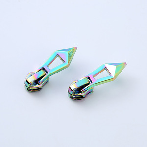Deslizadores de Cremallera Makita con Recubrimiento PVD Multicolor, Electrochapado al Vacío en Acero Inoxidable para Aplicaciones Robóticas - Product Image 3