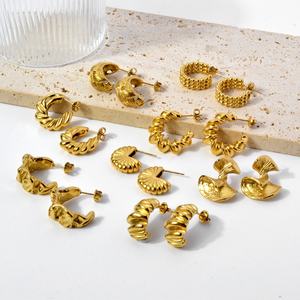 ต่างหูห่วงชุบทองคุณภาพสูง ทำจากสแตนเลสสตีล 304/316L ป้องกันการแพ้ ไม่หมอง ไม่เป็นสนิม กันน้ำ เหมาะสำหรับทุกเพศทุกวัย ทันสมัย เหมาะสำหรับงานแต่งงาน - Product Image 5