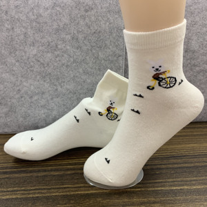 Chaussettes en coton côtelé pour femmes, couleurs neutres confortables avec logo corps et manchette pour un usage quotidien-livraison gratuite - Product Image 5