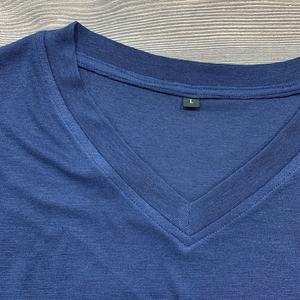Maglietta a Maniche Lunghe da <span class=keywords><strong>Uomo</strong></span> Personalizzata in Lana Merino di Alta Qualità, Traspirante, con Collo a V - Product Image 6