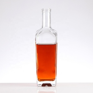 Botella de Vidrio Super Flint Cuadrada de 750 ml, Ecológica, de Grado Alimenticio, con Logotipo Personalizado, Impresión Serigráfica para Licores (Ginebra, Vodka) - Product Image 2