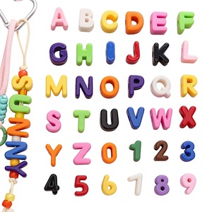 Cuentas acrílicas <span class=keywords><strong>de</strong></span> números y letras con agujero grande para DIY, pulseras hechas a mano, cadenas para teléfono, llaveros, accesorios <span class=keywords><strong>de</strong></span> joyería, diseño digital en inglés. - Product Image 1