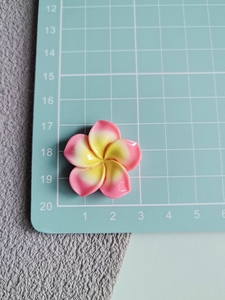 Cabujones <span class=keywords><strong>de</strong></span> resina <span class=keywords><strong>de</strong></span> flor <span class=keywords><strong>de</strong></span> plumeria hawaiana con base plana para adornos DIY, para pinzas <span class=keywords><strong>de</strong></span> pelo, fundas <span class=keywords><strong>de</strong></span> teléfono y álbumes <span class=keywords><strong>de</strong></span> recortes - Product Image 2
