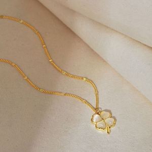 Collar con Colgante de Trébol de Cuatro Hojas y Piedra Ojo de Gato, Chapado en Oro de 18K y Rodio sobre Plata S925, Joyería Fina Dylam Fashion - Product Image 5