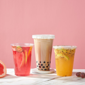 Vente en gros filet rouge jetable avec couvercle haut niveau d'apparence tasse à eau transparente décrochage café boisson froide tasse en plastique - Product Image 2