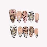 Offre Spéciale – Faux Ongles Amande Mi-Longs en Acrylique Rose Imprimé Léopard Zèbre 3D avec Strass et Fleurs Transparentes pour une Fille Tendance et Élégante