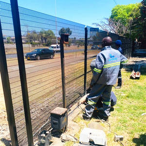 شبكة معدنية متطورة عالية الجودة مجلفنة مضادة للتسلق من كلوريد البولي فينيل مضادة للقطع من سياج الرؤية الواضحة ألواح مسامير أمنية يمكن تجميعها بسهولة - Product Image 2