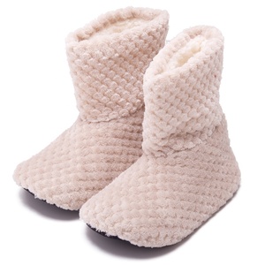 Chaussons d'intérieur chauds et confortables en flanelle polaire pour femmes, avec semelle souple antidérapante - Product Image 1