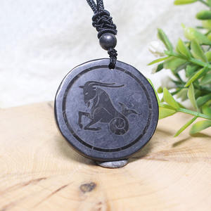 Collar con colgante redondo <span class=keywords><strong>de</strong></span> shungita y doce signos del zodiaco <span class=keywords><strong>de</strong></span> <span class=keywords><strong>piedra</strong></span> natural <span class=keywords><strong>de</strong></span> alta calidad y precio barato al por mayor <span class=keywords><strong>para</strong></span> protección EMF - Product Image 6