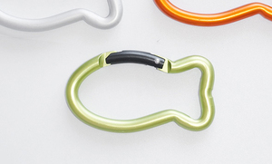 Xinrunjin คาราบิเนอร์รูปร่างปลาทำจากโลหะผสมดิจิทัลพิมพ์โลโก้ตามสั่งแบรนด์ของขวัญขององค์กรพวงกุญแจงานแสดงสินค้า - Product Image 6