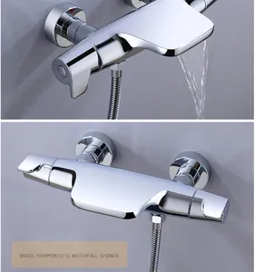 Banheira cromada luxuosa e torneira do chuveiro com função termoestática