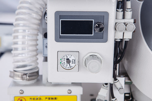 Machine à coudre industrielle intelligente JTK8F-90AJ, automatique, informatisée, à une aiguille, à plat, pour modèles, avec laser - Product Image 3