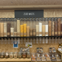 Distributeur de nourriture en vrac en gros, distributeur de bonbons par gravité, distributeur hermétique de graines en plastique, bac de distribution par gravité pour noix destiné aux magasins