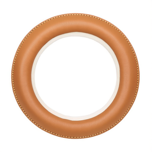Funda para Volante de Cuero Sintético Color Marrón Claro, Perforada con Costuras Doradas para Interior de Auto - Product Image 2