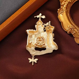 Vintage Fantasy Fairy Tale Château Broche pour Femmes Mode Lumière De Luxe Gland Pendentif Manteau Broche Décorative - Product Image 6