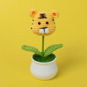 Mini Maceta de Ganchillo Hecha a Mano con Forma de Animal (Tigre, Oveja, Cerdo) para Decoración de Coche, Regalo de Navidad o Halloween - Product Image 4