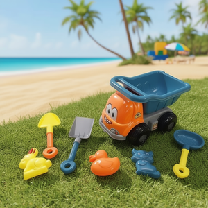Set di giocattoli da spiaggia Red Truck 6 pezzi con pala, rastrello e stampo per bambini per giocare con la sabbia - Product Image 3