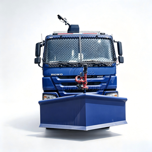 Camion de pompiers HOWO 6x4 pour la gestion des foules avec cabine à grille de protection, télécommande et canon à eau haute pression - Product Image 1