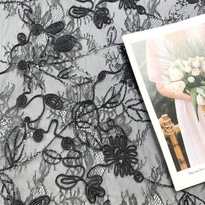 Tissu en dentelle Aso Ebi africain noir de haute qualité, maille transparente avec broderie cordonnée et jacquard à sequins pour vêtements féminins - Product Image 2