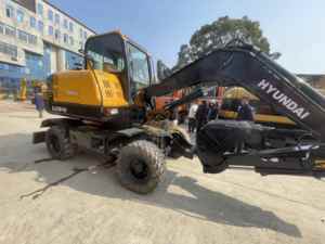 Escavatore HYUNDAI 60W-9 Usato Affidabile, Componenti Durevoli per Macchinari Edili, Escavatore Cingolato per Movimento Terra - Product Image 5