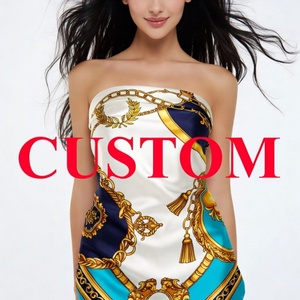 Pañuelo de Tubo de Satén de Seda Blanco con Logotipo Personalizado, con Estampado de Cadena Dorada Náutica en Verde Azulado y Azul Marino para Mujer - Product Image 1