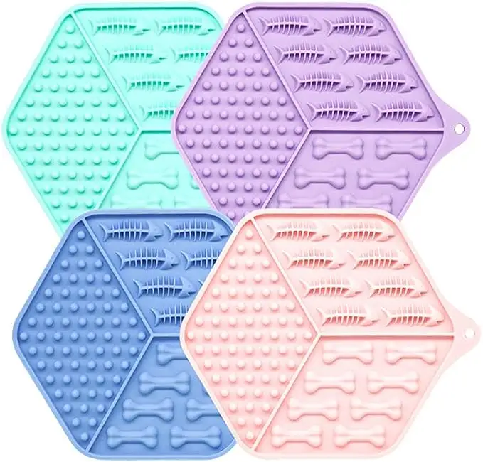 PET fornisce sollievo dall'ansia personalizzato Slow Feeder Dog Cat leccare Pad Pet PET Lick Mat Silicone stuoie per leccare cani