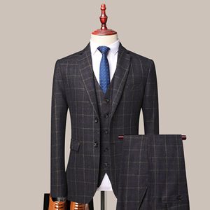 <span class=keywords><strong>Costume</strong></span> trois <span class=keywords><strong>pièces</strong></span> à carreaux <span class=keywords><strong>bleu</strong></span> <span class=keywords><strong>marine</strong></span> pour hommes de haute qualité costumes d'affaires élégants avec braguette zippée grande taille pour les mariages et l'hébergement - Product Image 1