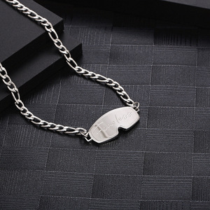 All'ingrosso personalizzato in acciaio inox occhiali da sci collana con ciondolo inciso senza paura con la scatola catena per il regalo di fidanzamento - Product Image 5
