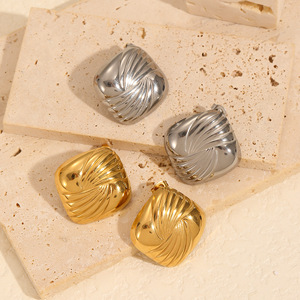 Pendientes cuadrados geométricos de acero inoxidable chapado en oro de 18k para mujer, joyería hipoalergénica de moda - Product Image 1
