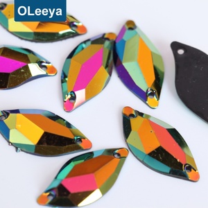 Prix de gros Strass à coudre en résine AB Colors noirs à dos plat, forme feuille 9*20mm, pour chaussures de marque Glue Strong - Product Image 4