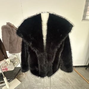 Giacche e Cappotti da Donna all'Ingrosso in Ecopelliccia Stile Chinchilla, Modello Morbido a Nove Colori, Marrone, <span class=keywords><strong>Beige</strong></span> Chiaro, <span class=keywords><strong>Corto</strong></span> - Product Image 5
