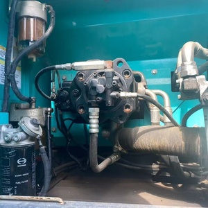 Excavatrice sur chenilles Kobelco SK210 d'occasion, comme neuve, faible nombre d'heures, provenance Japon. Également disponible : Kobelco SK200, 60, 75, 130, 135, 140, 210, 350, 75. - Product Image 6