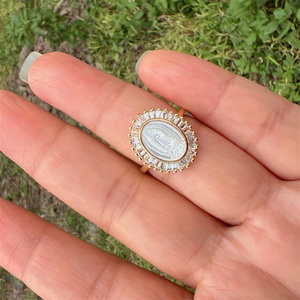 Bague religieuse pour femme en or véritable 18 carats plaqué or, Vierge Marie, coquille blanche, Notre-Dame <span class=keywords><strong>de</strong></span> <span class=keywords><strong>Guadalupe</strong></span>, sertie <span class=keywords><strong>de</strong></span> zirconiums cubiques, bijoux catholiques - Product Image 6