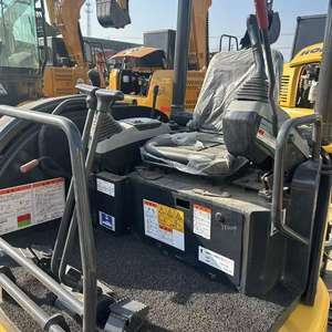 Mini-excavatrice Komatsu 30 d'occasion, 3 tonnes, avec moteur d'origine, bon état - Product Image 5