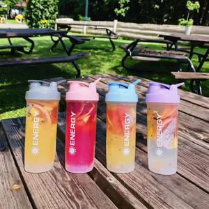 Bouteille shaker en plastique sans BPA grande capacité 500 ml avec boule mélangeuse <span class=keywords><strong>pour</strong></span> la gym, <span class=keywords><strong>les</strong></span> protéines, <span class=keywords><strong>les</strong></span> boissons sportives - Product Image 1