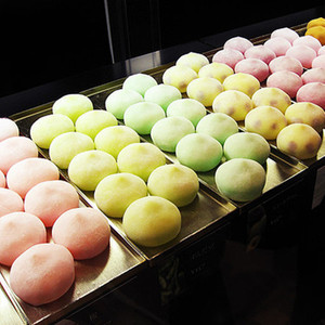 Machine automatique de fabrication de mochi japonais Daifuku Mashu Machine à crème glacée à 2 trémies Machine à incruster Aloo Tikki Buchi Kebbeh Maker - Product Image 5