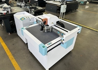 Rongchi 6060T, découpeuse industrielle à couteau oscillant de petit format, conception de table à vide pour la découpe de plusieurs matériaux souples