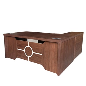Bureau d'ordinateur simple et moderne pour cadre, mobilier de bureau intérieur - Product Image 1
