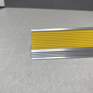 Perfil de Aluminio <span class=keywords><strong>para</strong></span> <span class=keywords><strong>Escaleras</strong></span>, Serie Completa, Compatible con Rodapié y Protector de Esquinas de Pared, Disponible <span class=keywords><strong>para</strong></span> Compra - Product Image 5