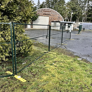 Panneaux de clôture de chantier temporaires à soudure complète YC <span class=keywords><strong>avec</strong></span> <span class=keywords><strong>plaque</strong></span> de base amovible – Clôture de chantier durable et sécurisée - Product Image 1