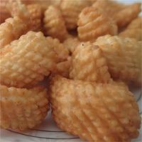 "Collation traditionnelle chinoise: Craquelins croustillants de riz frit avec texture de calmar"